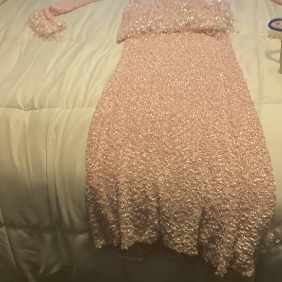 Beautiful shirt and skirt light pink just a beautiful set - Picture 2 of 5